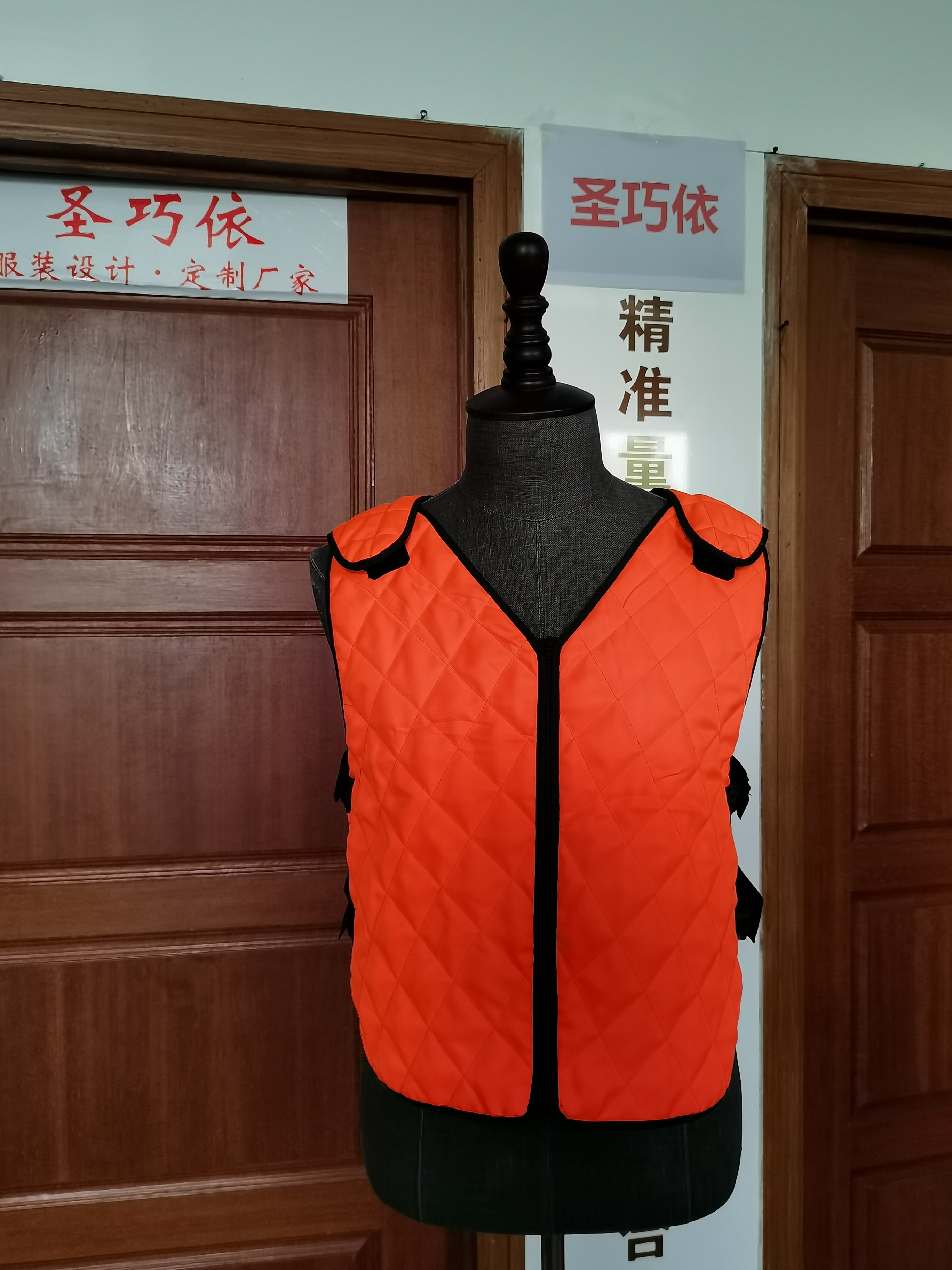 PCM相變降溫服廠家研發(fā)新型降溫服研發(fā)加工定制